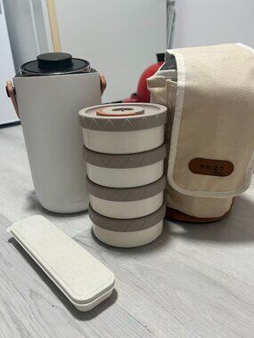 RELEA Four-layer insulated lunch box